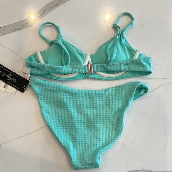 New bikini - Picture 3 of 5